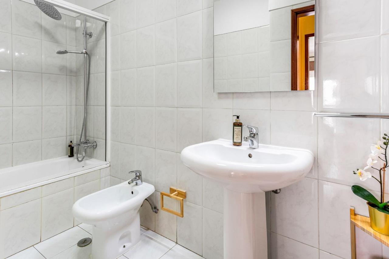 1Br Infante Flat In Quarteira By Lovelystay Bagian luar foto